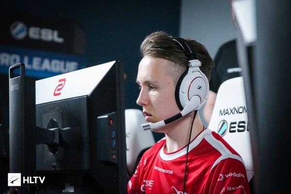 Invictus Gaming 和 JD Gaming 晋级 Rumble Stage LPL Split 2 2025